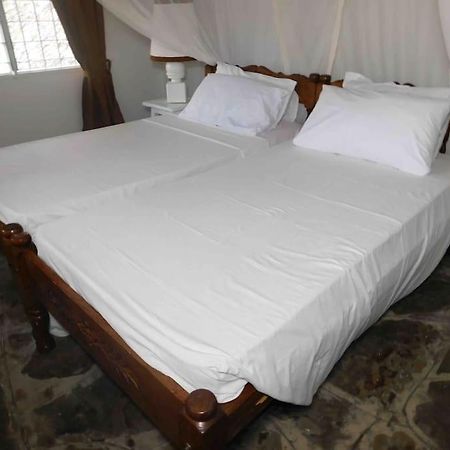 Holiday Home In Malindi Mambrui エクステリア 写真