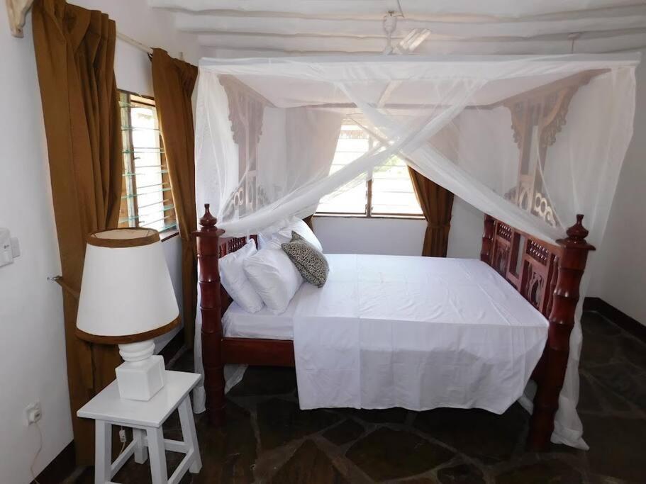 Holiday Home In Malindi Mambrui エクステリア 写真