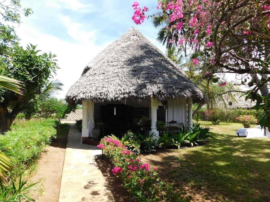 Holiday Home In Malindi Mambrui エクステリア 写真
